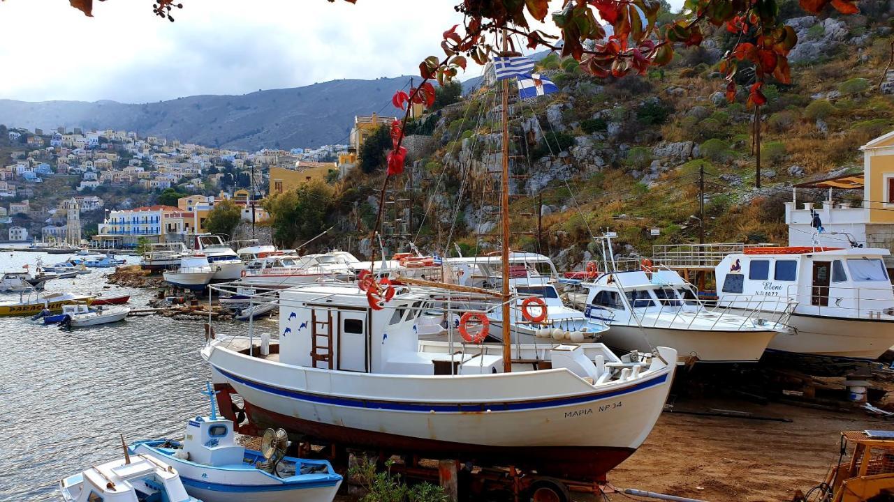 Traditional Seafront Apartment Simi Dış mekan fotoğraf