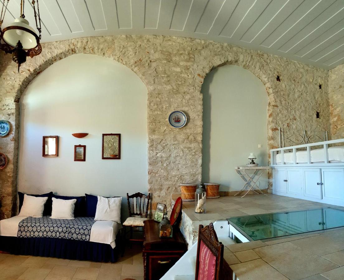 Traditional Seafront Apartment Simi Dış mekan fotoğraf