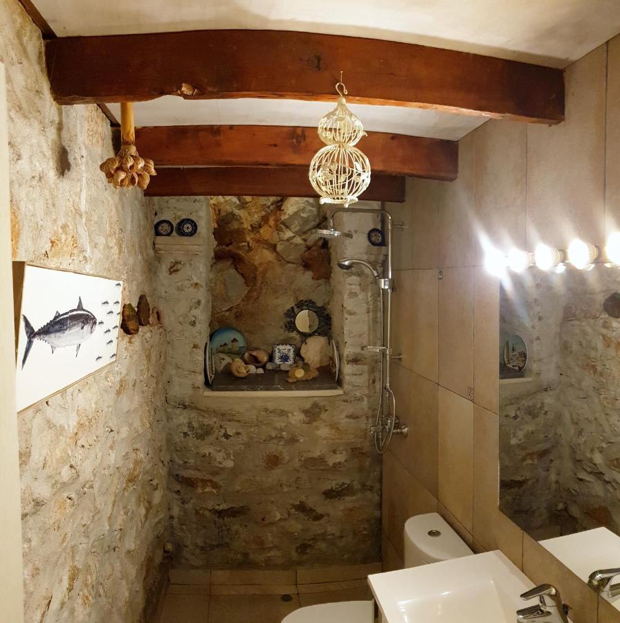 Traditional Seafront Apartment Simi Dış mekan fotoğraf