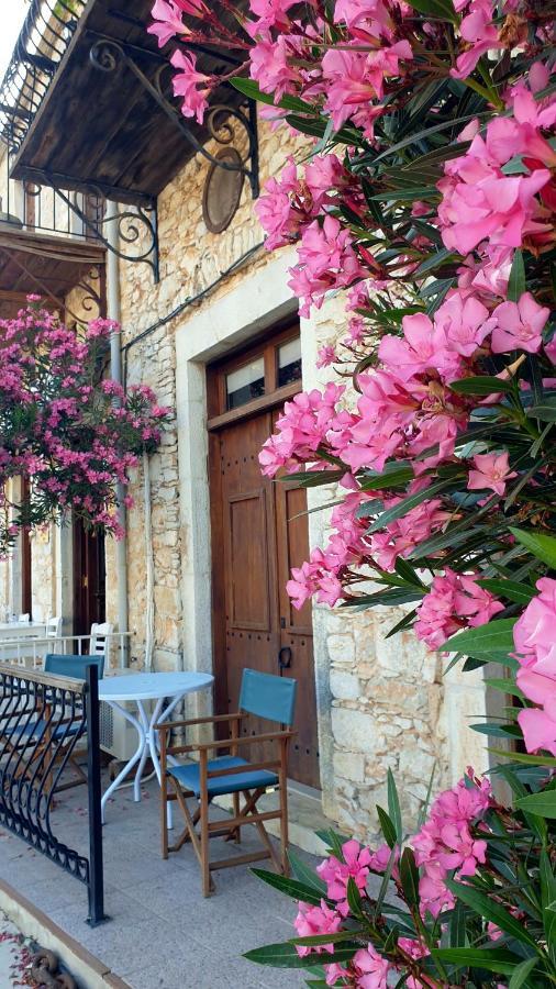 Traditional Seafront Apartment Simi Dış mekan fotoğraf